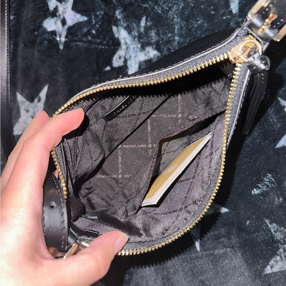 Michael Kors crossbody and wallet - Picture 4 of 9